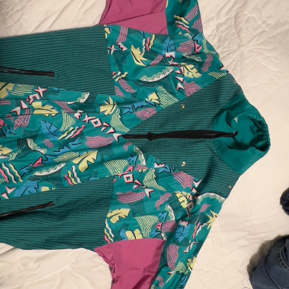 Colorful Geometric Patterned Jacket - Picture 2 of 9